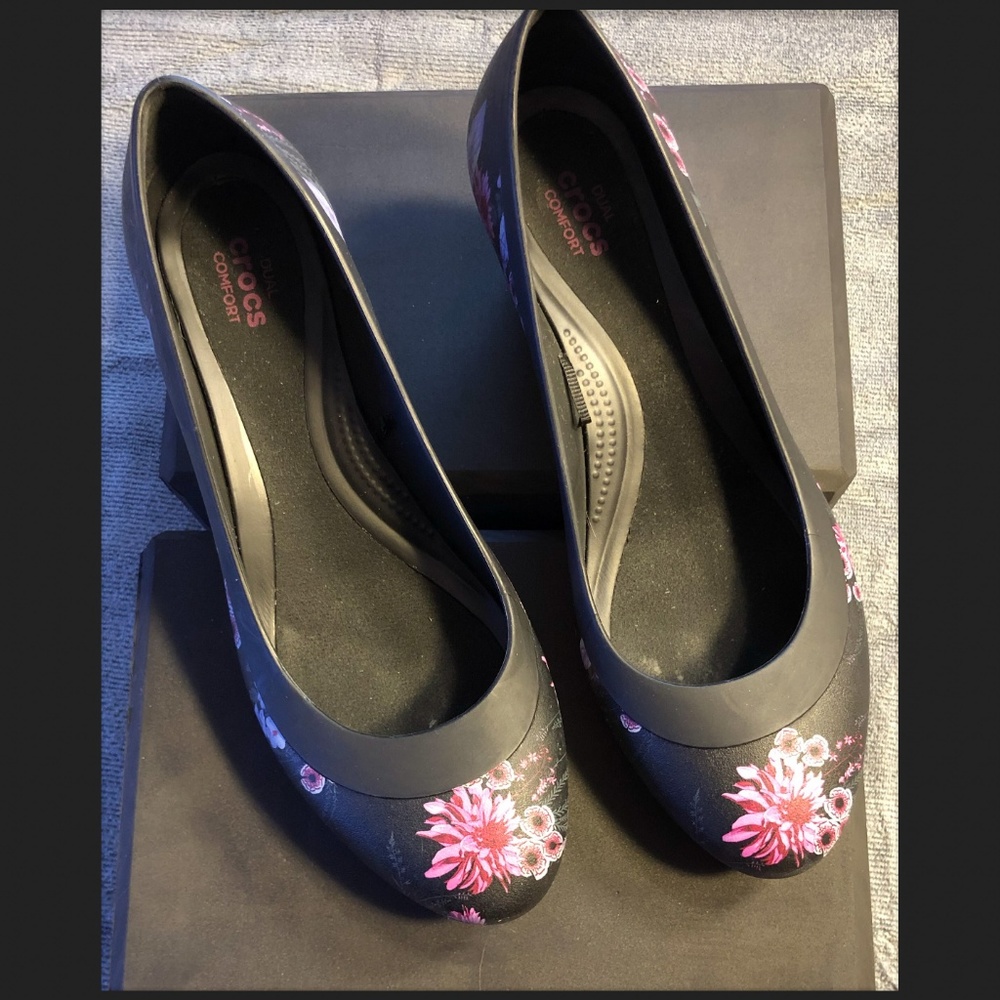 CROCS Iconic Comfort Wedge Heels Floral 6W